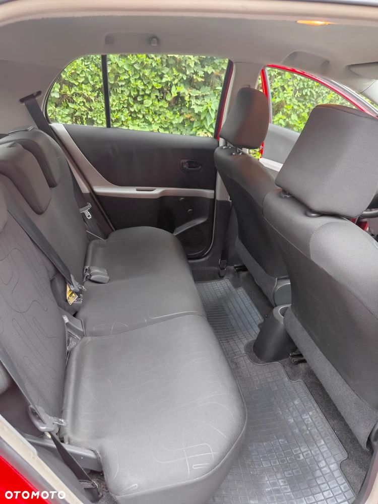 Toyota Yaris 1.0 Luna A/C - 12