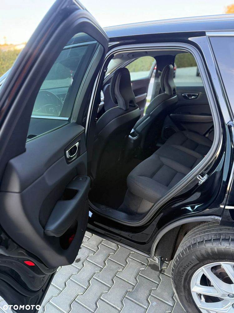 Volvo XC 60 T4 Momentum Pro - 13