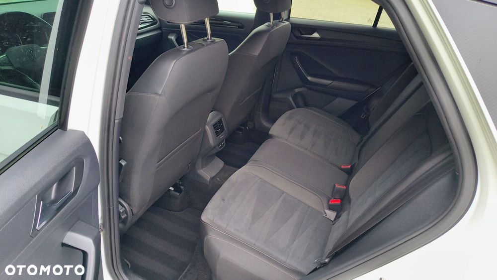 Volkswagen T-Roc - 12