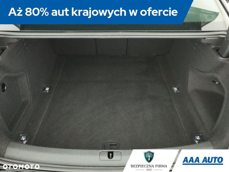 Audi A4 Limousine - 11