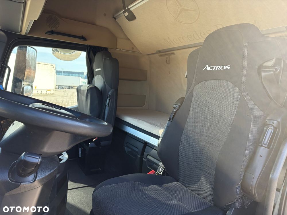 Mercedes-Benz Actros - 15