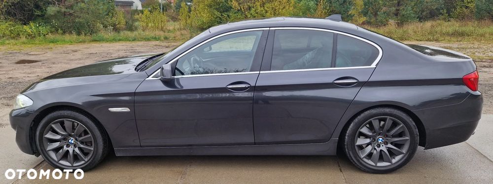 BMW Seria 5 525d xDrive - 9