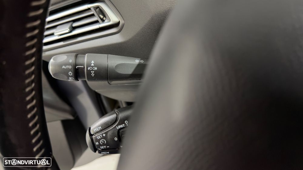 Peugeot 308 130 e-THP Stop & Start Allure - 17