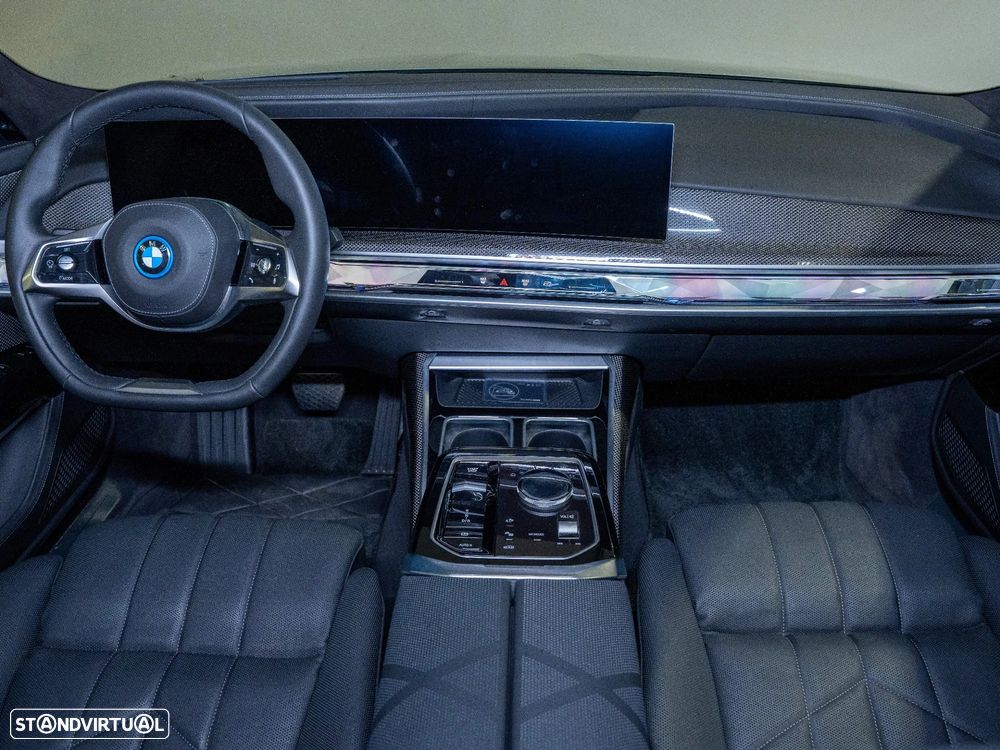 BMW i7 eDrive50 - 7