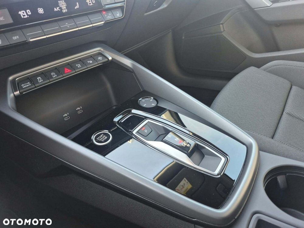 Audi A3 Limousine 35 TFSI mHEV Advanced S tronic - 32