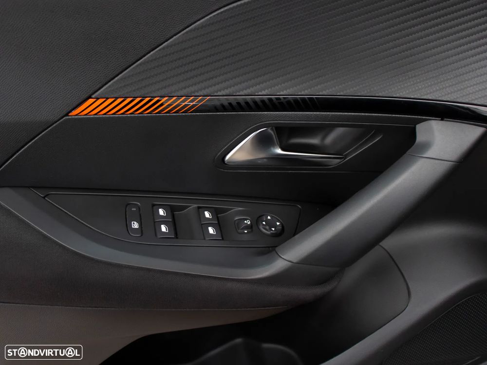 Peugeot 2008 1.2 PureTech Active - 19