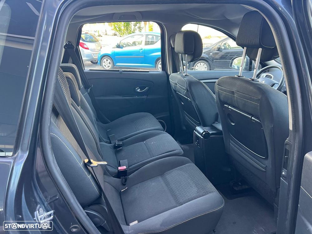 Renault Scénic 1.9 dCi FAP Dynamique - 11
