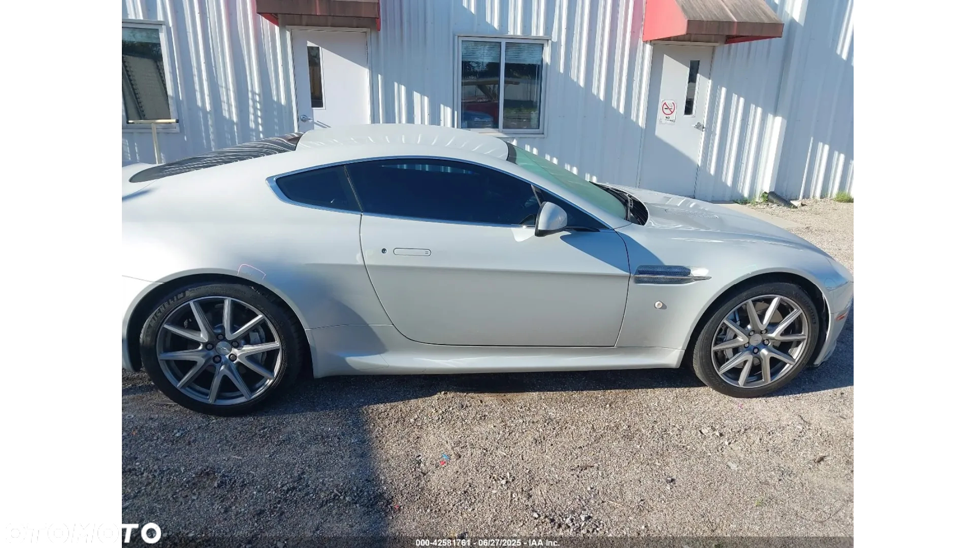 Aston Martin V8 Vantage - 7