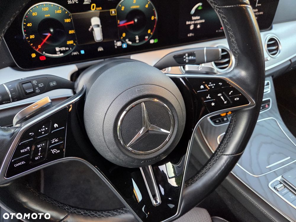 Mercedes-Benz Klasa E 220 d 9G-TRONIC AMG Line - 32