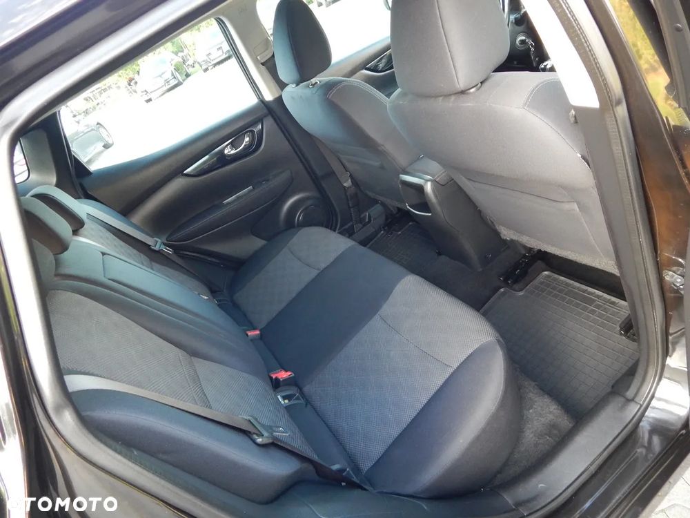 Nissan Qashqai 1.6 DCi N-Connecta - 12