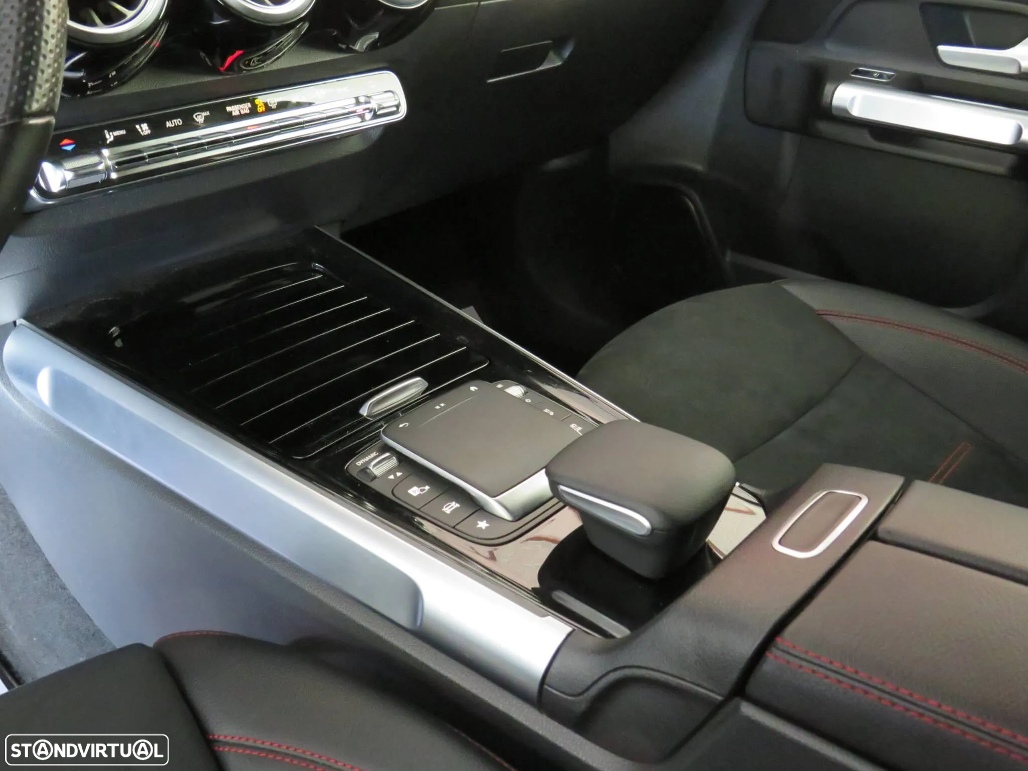 Mercedes-Benz GLB 200 d AMG Line - 11
