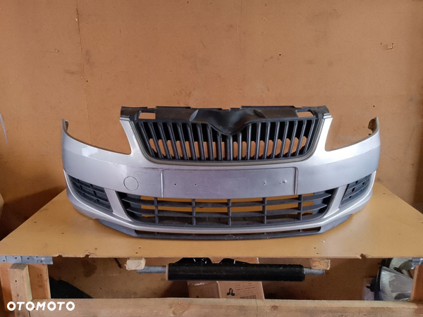 ZDERZAK PRZÓD PRZEDNI SKODA FABIA II LIFT ROOMSTER LA7W 5J0807221D