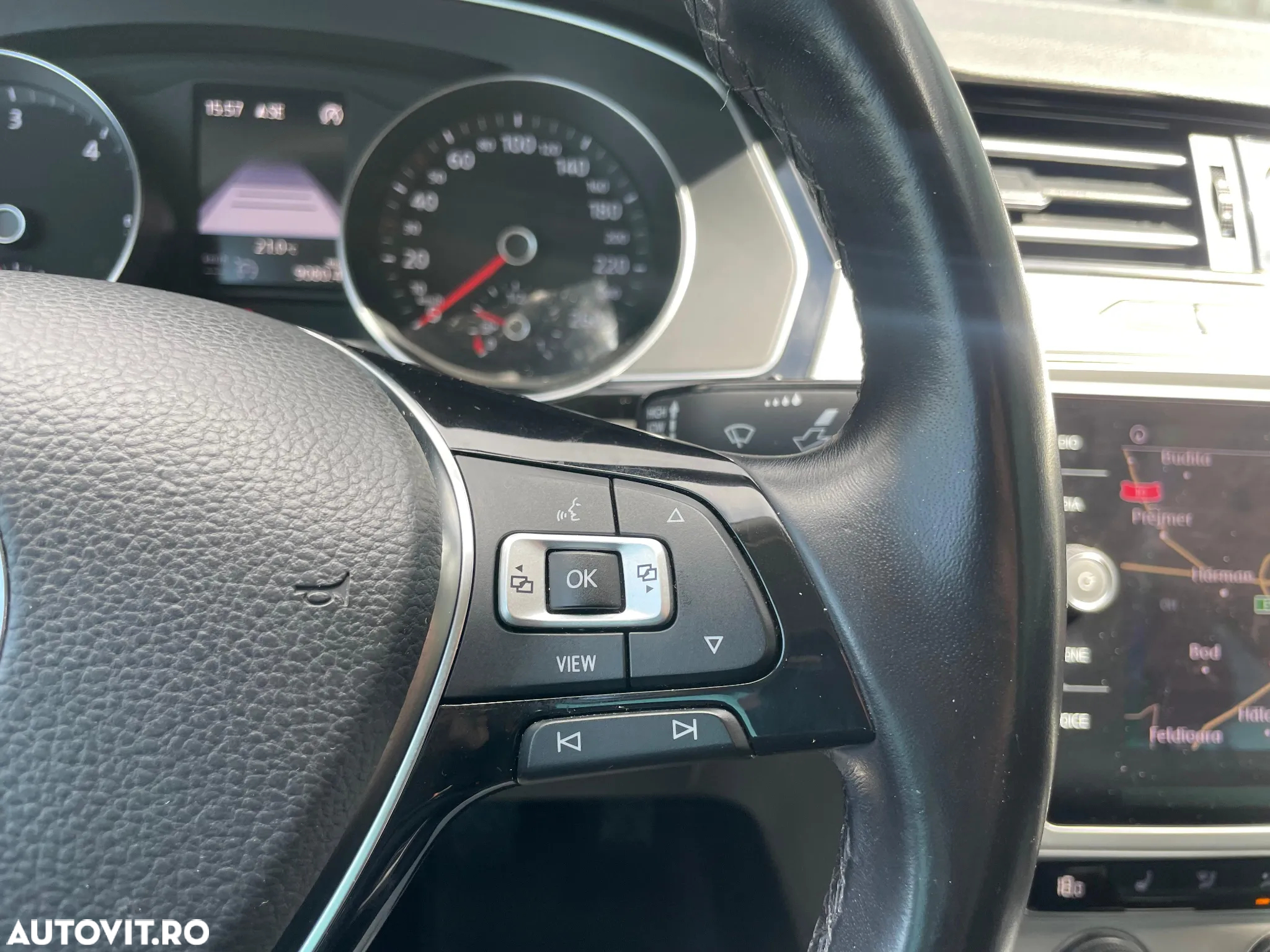 Volkswagen Passat Variant 2.0 TDI SCR Highline - 16