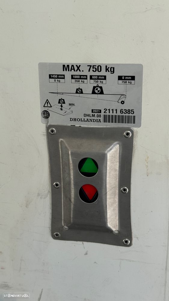 Iveco Daily 2.3 35C13 C/ Frio C/ Plat Elevatoria - 23