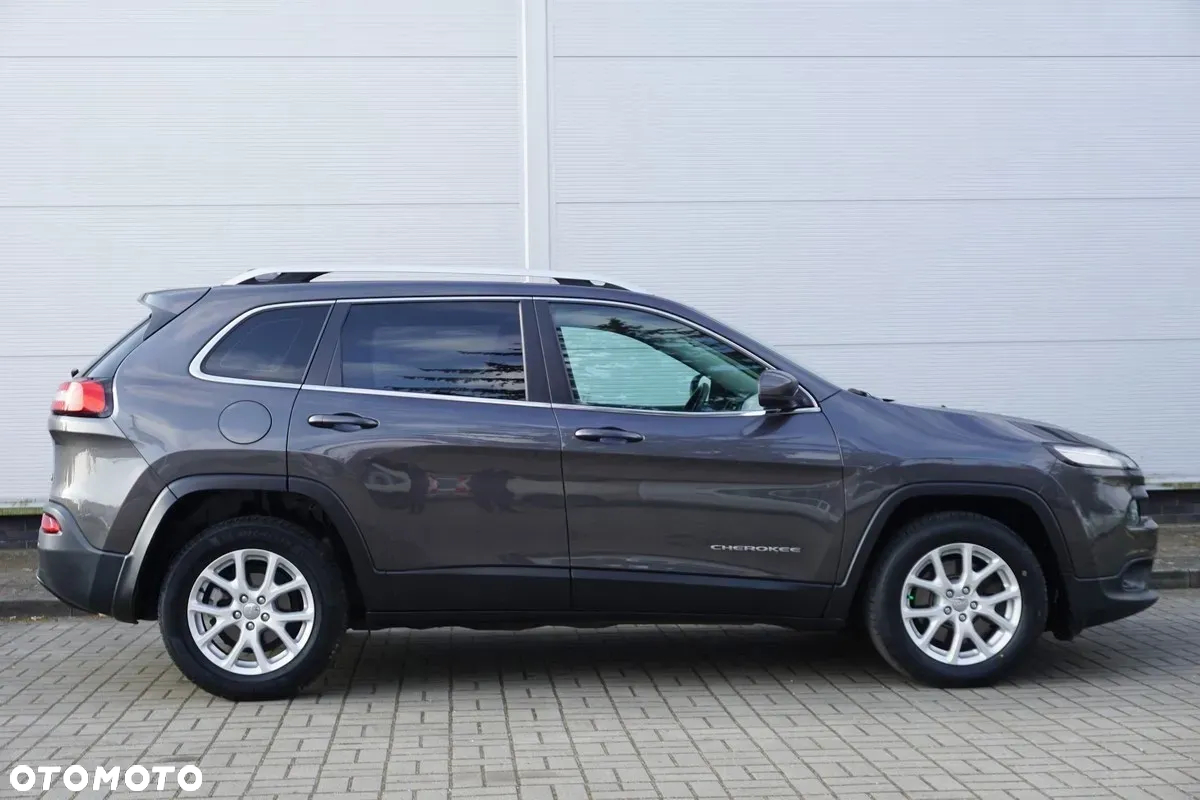 Jeep Cherokee - 11