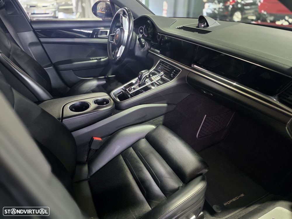 Porsche Panamera 4 E-Hybrid Executive - 22