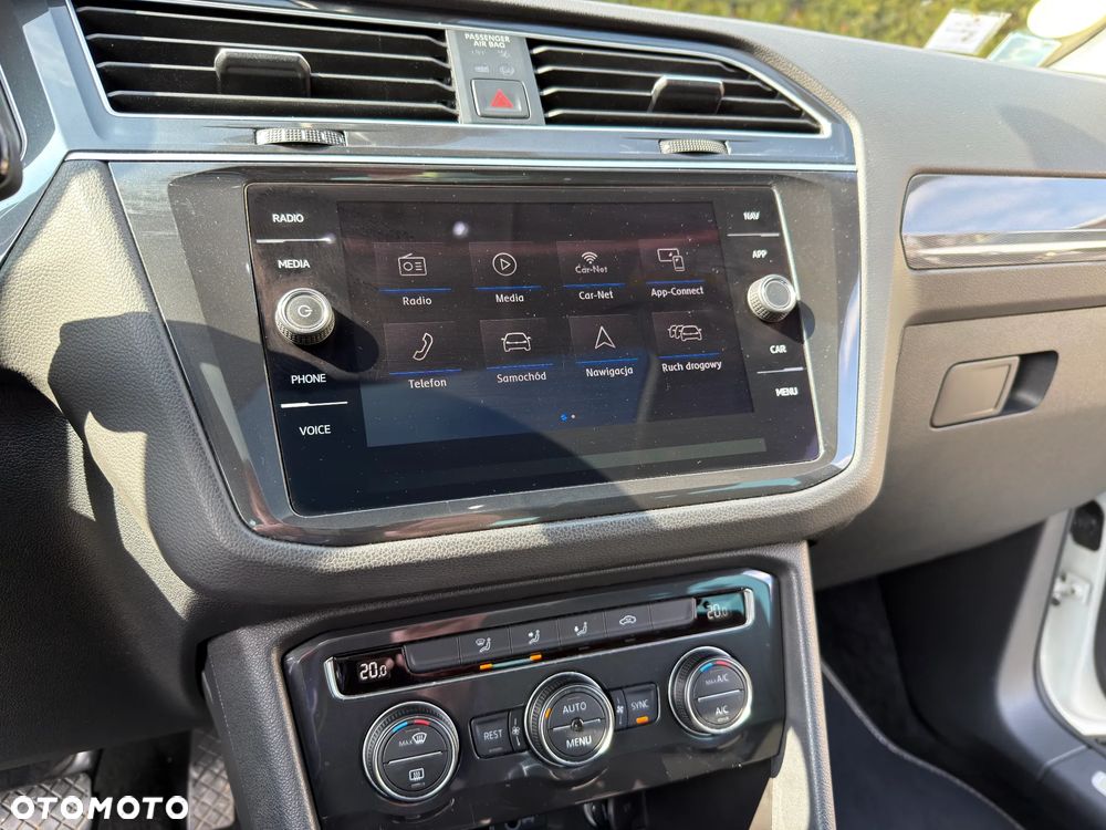 Volkswagen Tiguan - 32