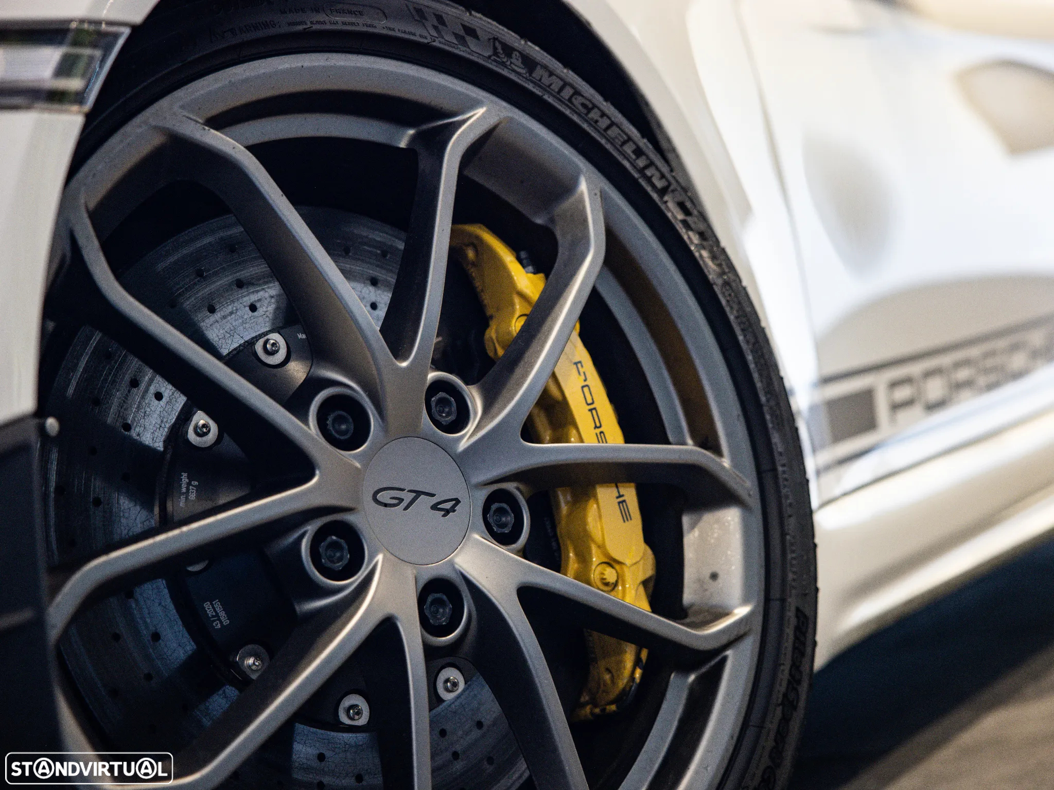 Porsche 718 Cayman GT4 - 53