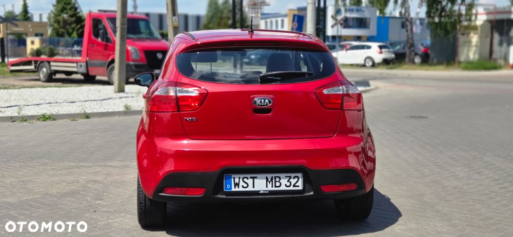 Kia Rio 1.2 Fifa World Cup Edition - 15