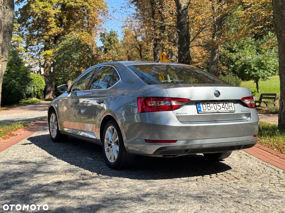 Skoda Superb 2.0 TDI Ambition - 8