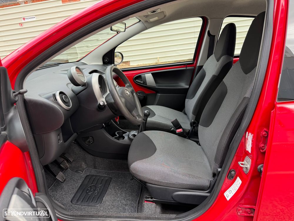 Toyota Aygo 1.0 + AC - 13