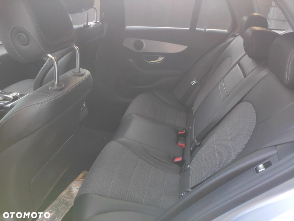 Mercedes-Benz Klasa C 250 CDI BlueEff 4-Matic Avantgarde - 15