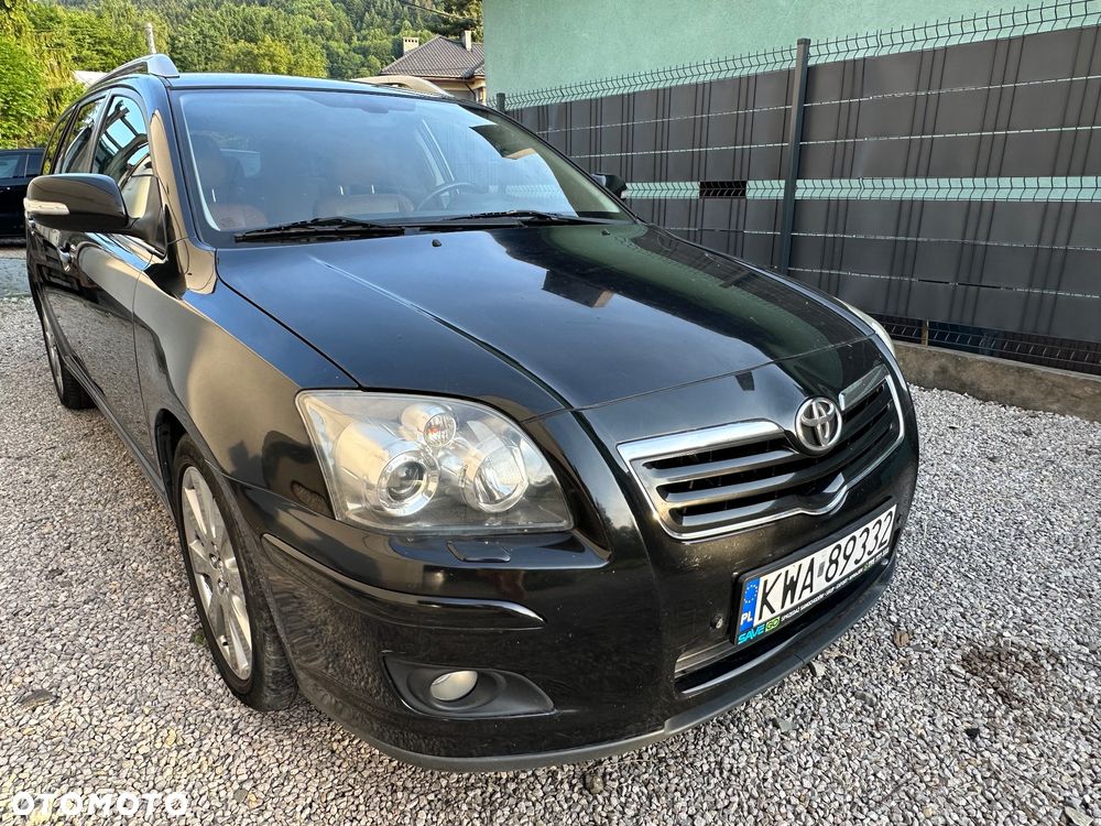 Toyota Avensis - 2