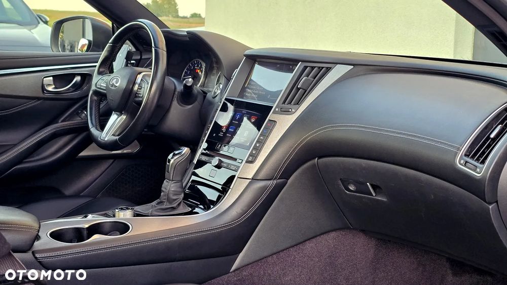 Infiniti Q60 - 24