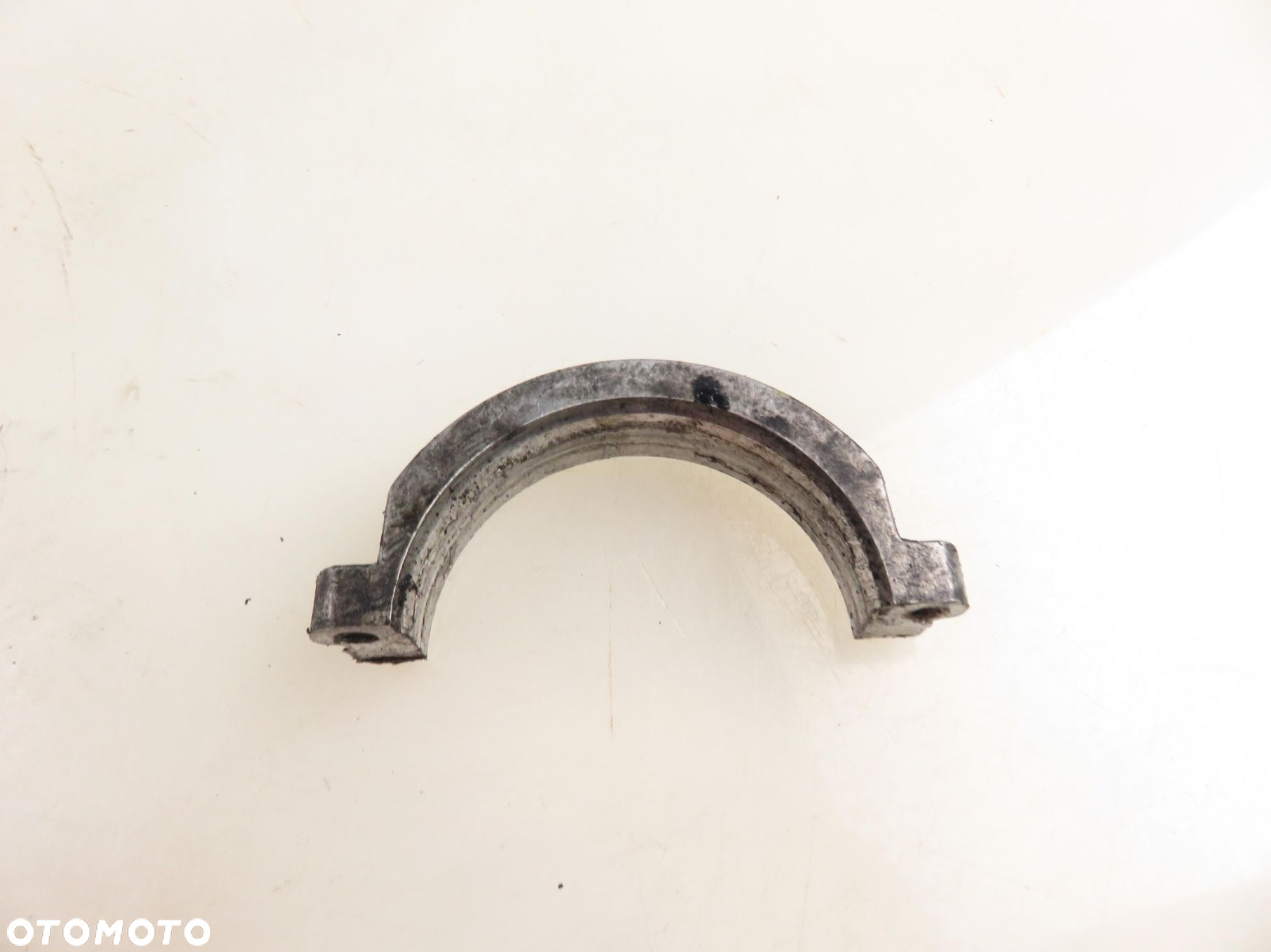 Obejma Mostek Mocowanie pompy vacum podciśnienia BMW OE 2247058 - 2