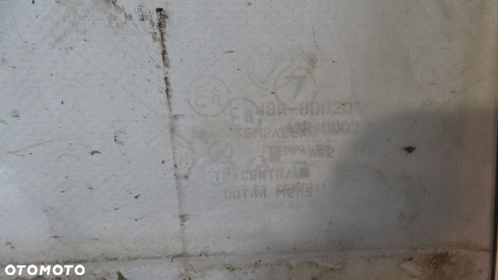 SZYBA BOCZNA PRAWA TYLNA DRZWI SUBARU FORESTER I 2.0 - 3