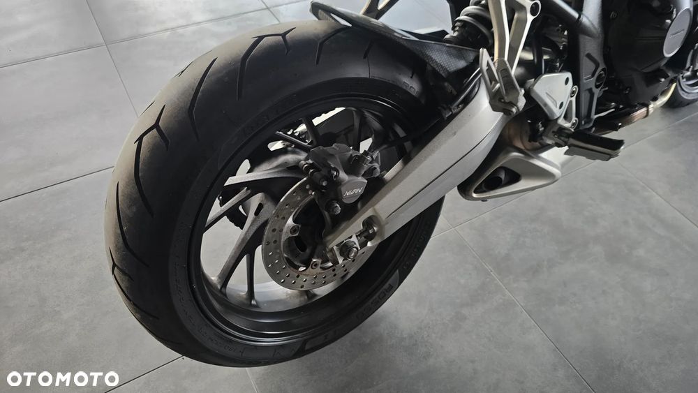 Honda CB - 19