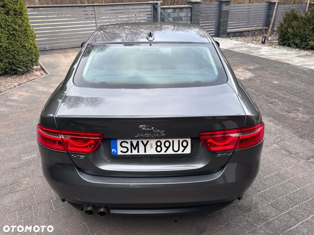 Jaguar XE 2.0 D Portfolio - 29