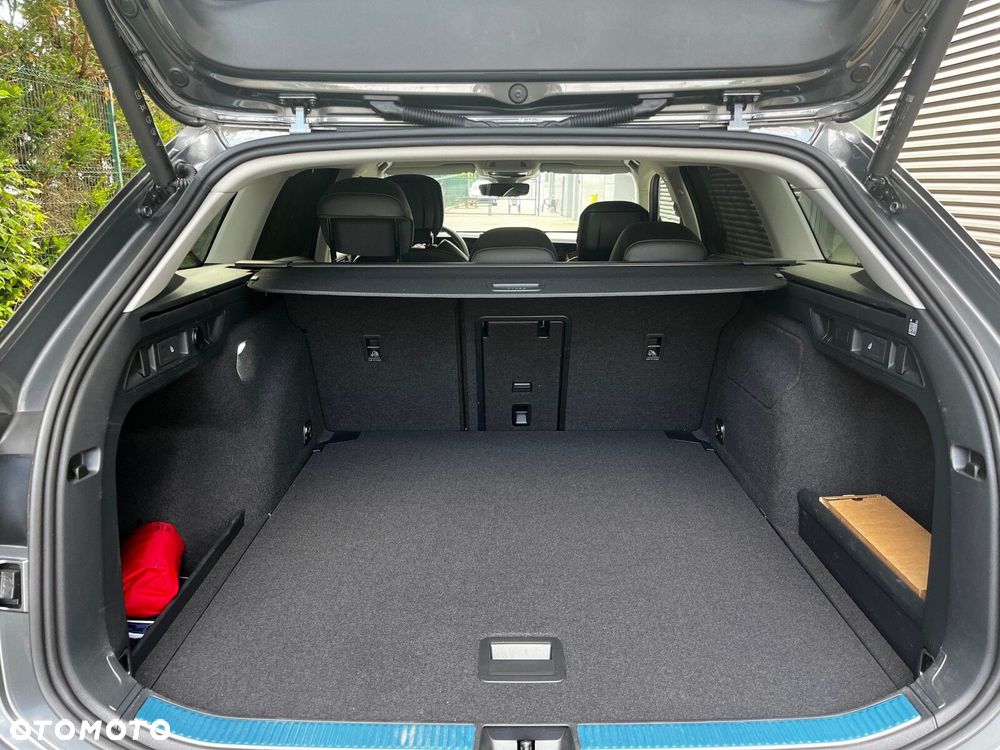Volkswagen Passat Variant 1.5 TSI ACT mHEV Business Plus DSG - 10