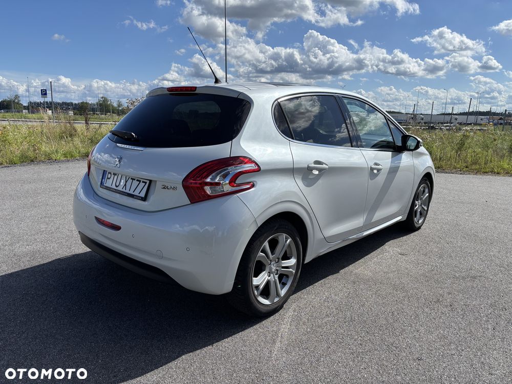 Peugeot 208 1.2 PureTech Allure - 24