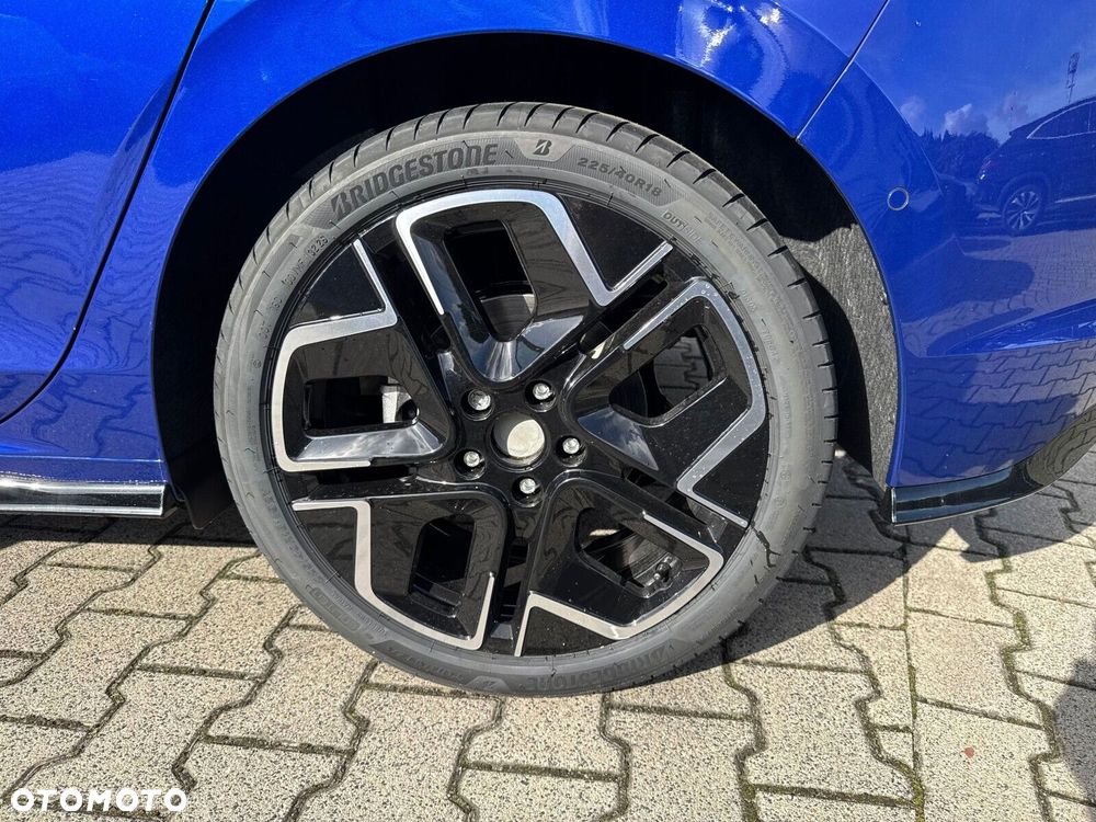 Volkswagen Golf 1.5 eTSI mHEV R-Line Plus DSG - 19