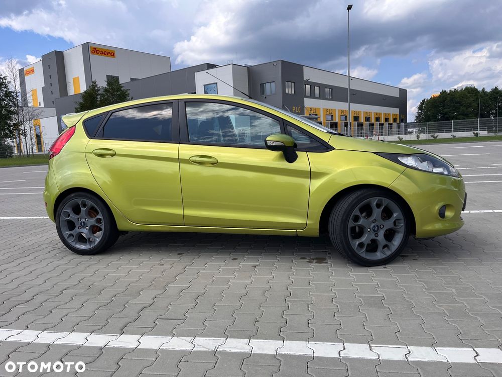 Ford Fiesta 1.6 TDCi DPF Ghia - 4