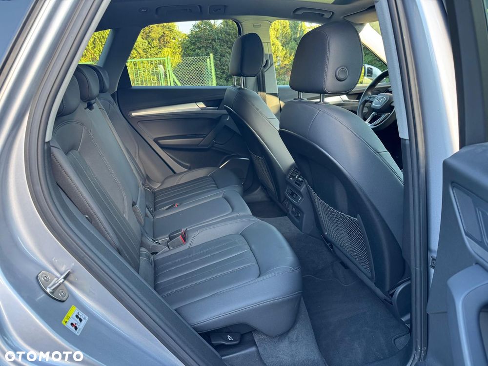 Audi Q5 50 TFSIe quattro S tronic S line business - 26