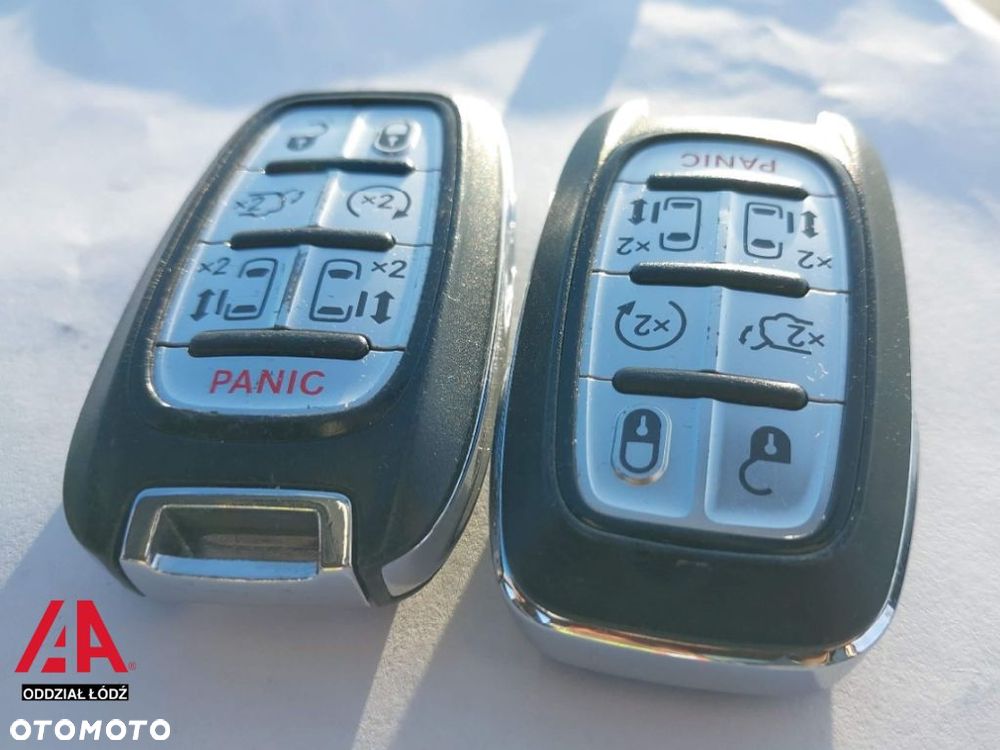 Chrysler Pacifica - 12