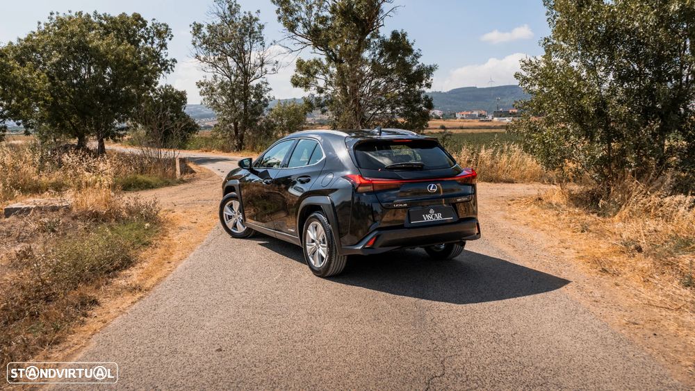 Lexus UX 250h Business - 4