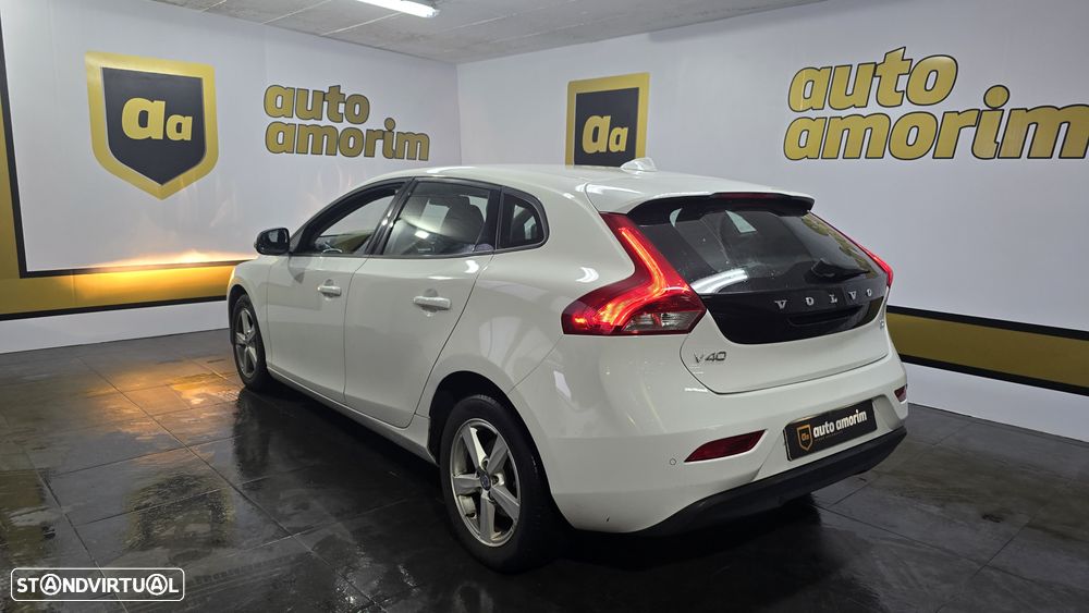 Volvo V40 2.0 D2 Momentum Geartronic - 7