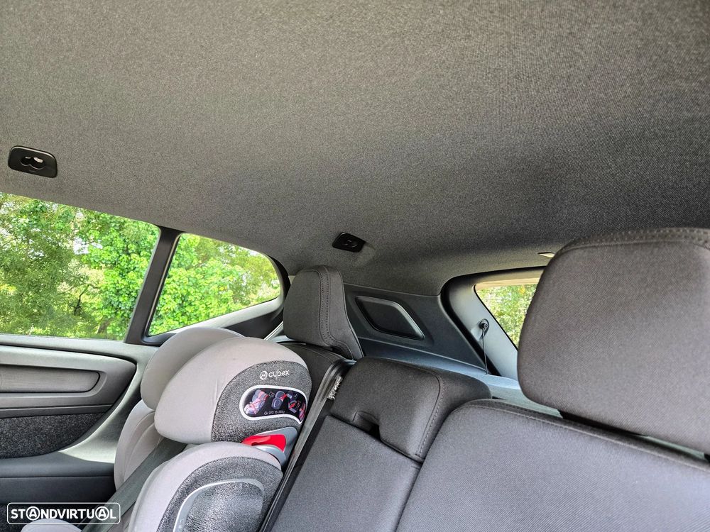 Volvo XC 40 Recharge Plus — fotografia 12