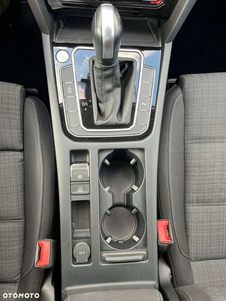 Volkswagen Passat 1.5 TSI EVO Business DSG - 36