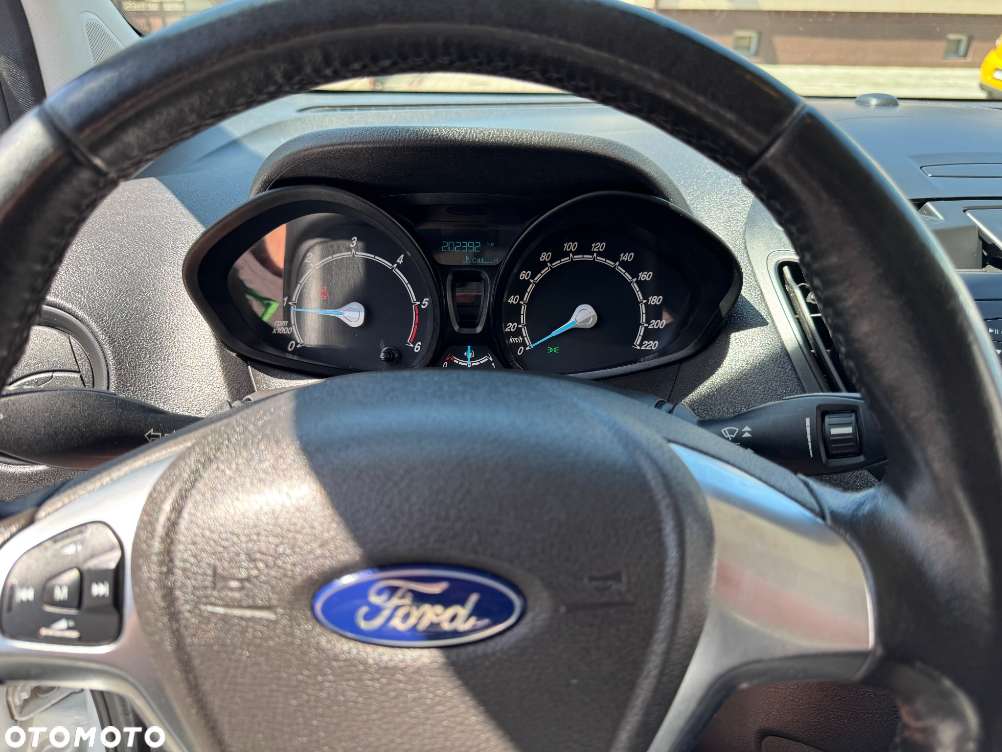 Ford Transit Courier - 9