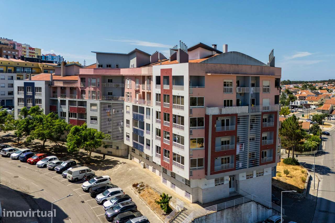 SANTA MARTA DO PINHAL - Apartamento T2 com Arrecadação - Grande imagem: 2/29
