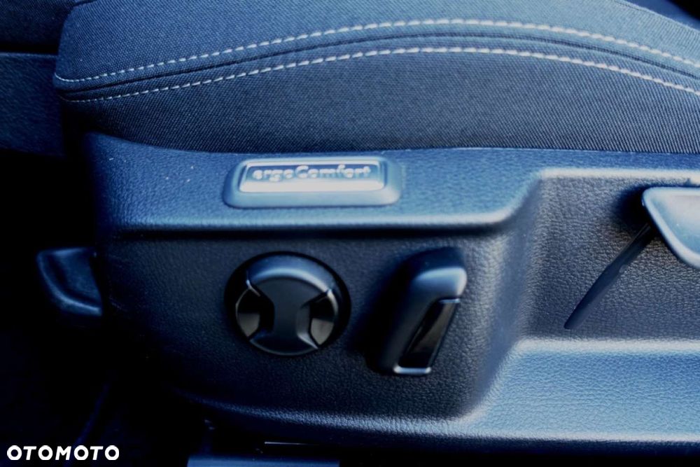 Volkswagen Passat - 23