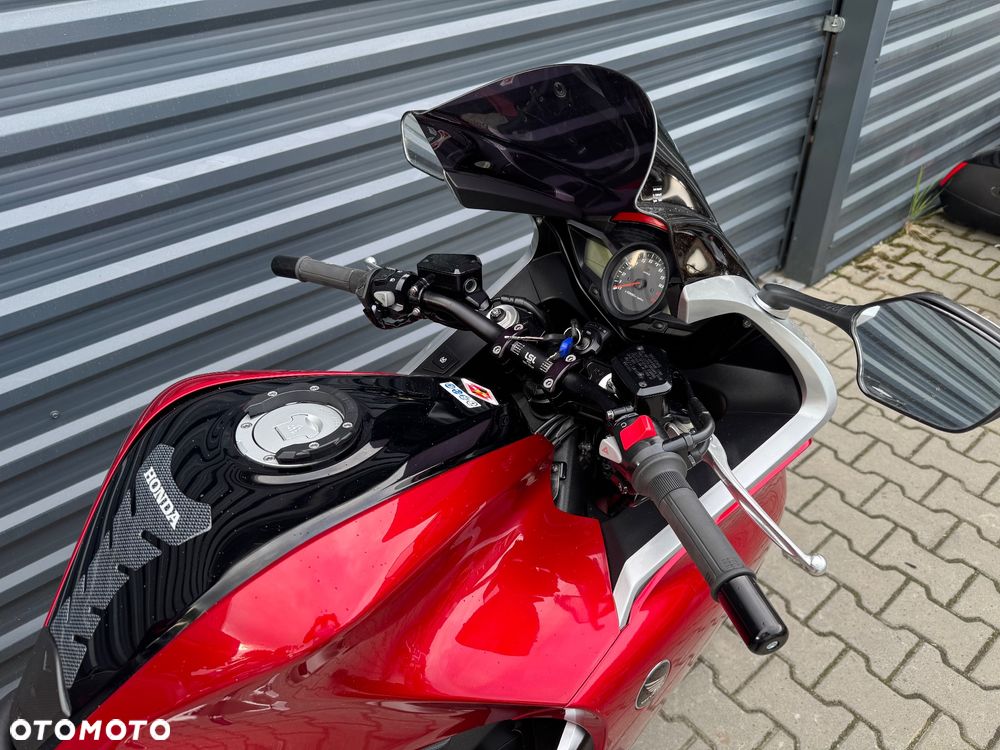 Honda VFR - 10