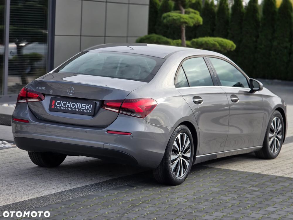 Mercedes-Benz Klasa A 180 Edycja specjalna 7G-DCT - 37