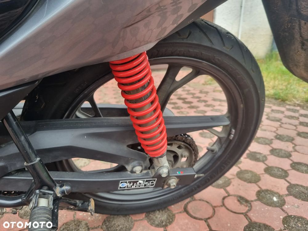 Honda CBF - 8