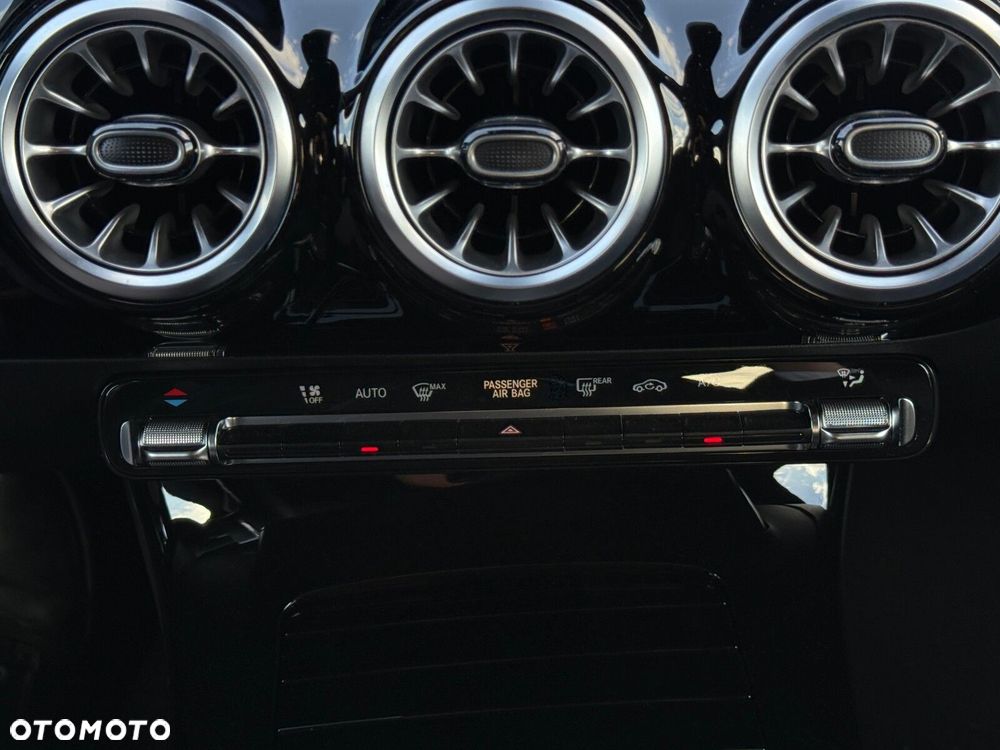 Mercedes-Benz CLA - 21