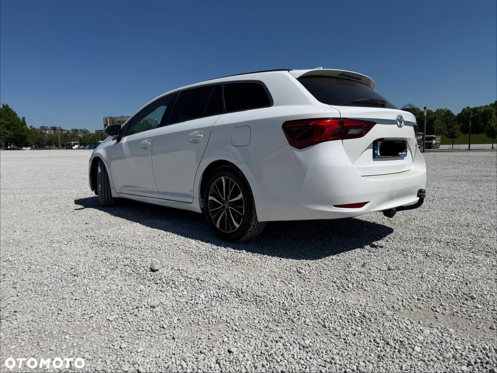 Toyota Avensis 2.0 D-4D Premium - 7